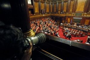 18desk1f01-senato-emiciclo3